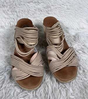 UGG Wedge Sandals Womens Size 9 Beige Strappy Espadrille Platform Slip On